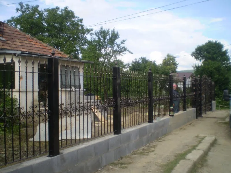 Material de prezentare Omnimet — Împrejmuiri rezidențiale din fier, aluminiu și WPC, imaginea 2
