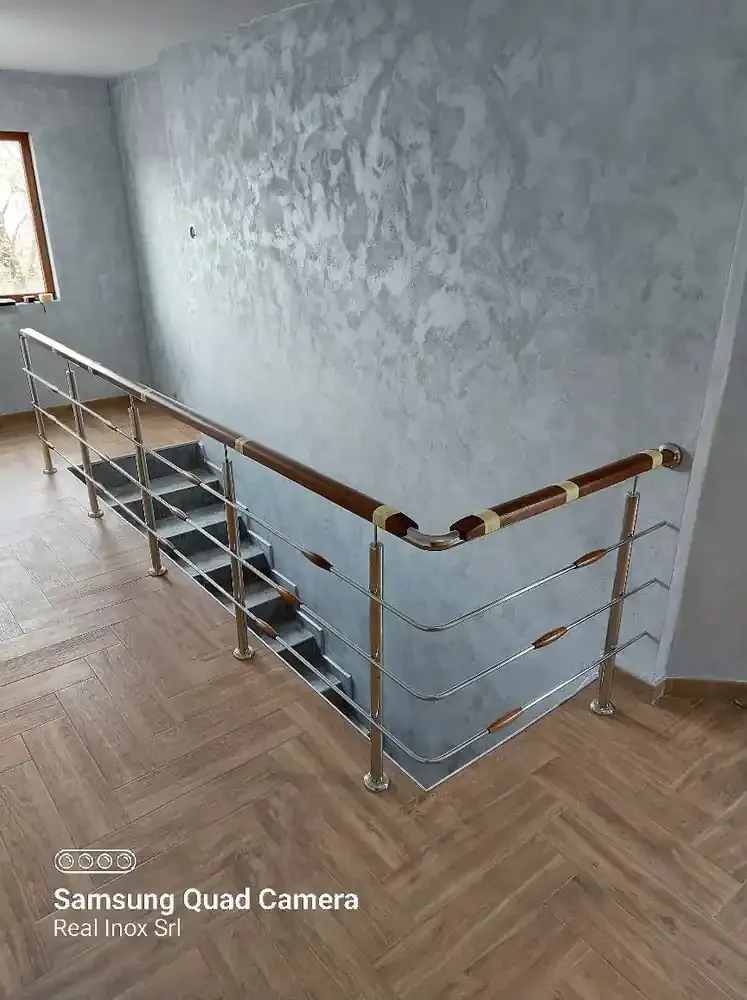 Material de prezentare Real Inox — Balustrade inox cu inserție de lemn, imaginea 4